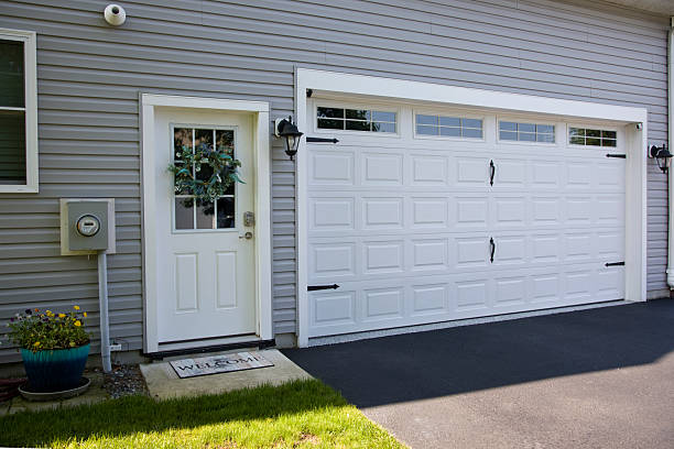 24/7 Emergency Garage Door Panel Replacement experts in Oakhurst, OK